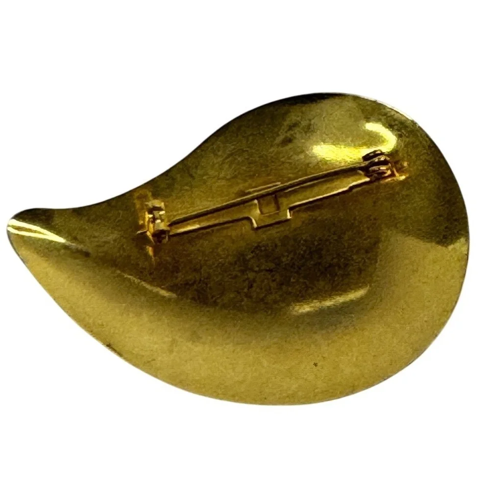 Vintage Gold Tone Minimalist Teardrop Paisley Brooch Pin High Polish‎ Finish